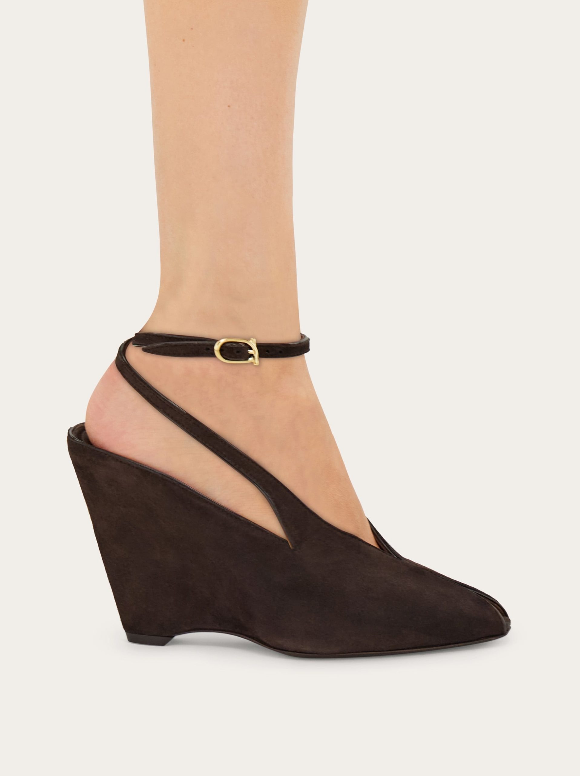 Ferragamo Peep toe wedge sandal - Image 4
